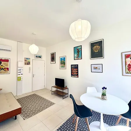 Le Nemausus, T2, Coeur De Nimes, Lit 160 Et Clim Appartement Nîmes